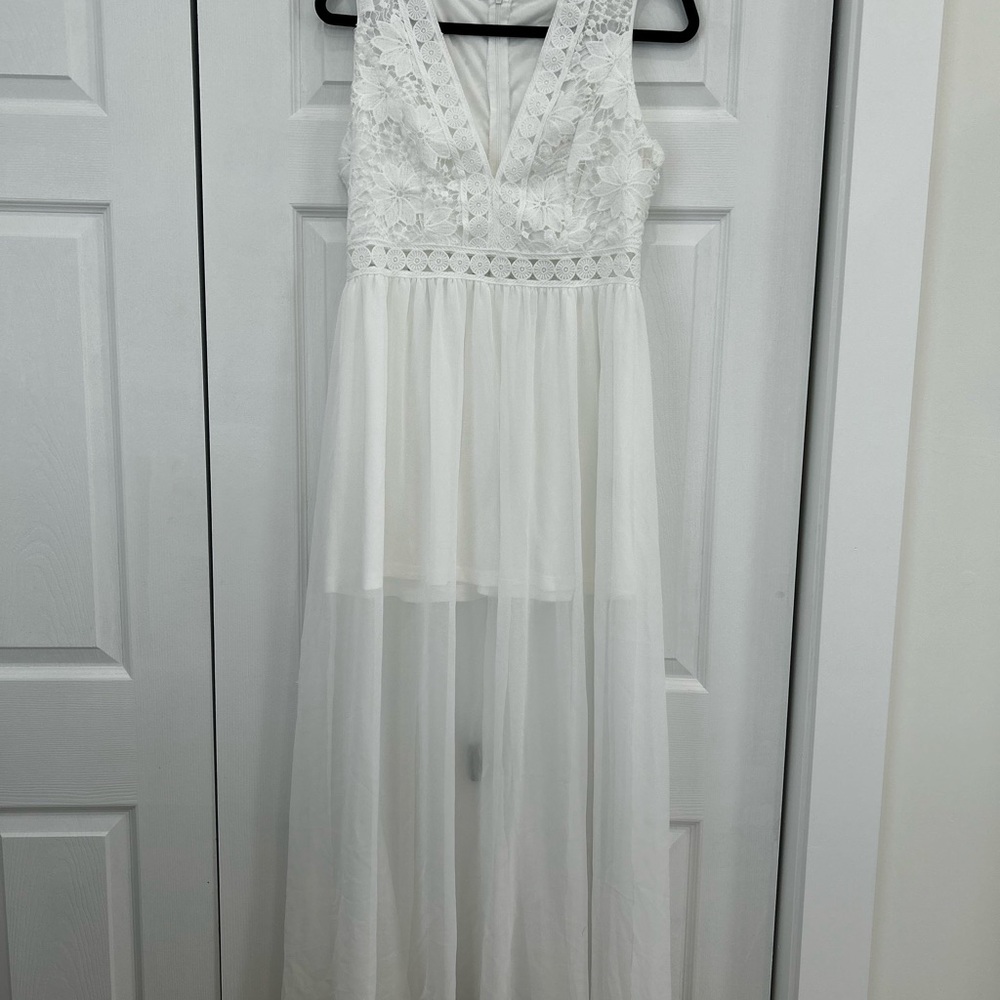 Elegant White Lace Maxi Dress